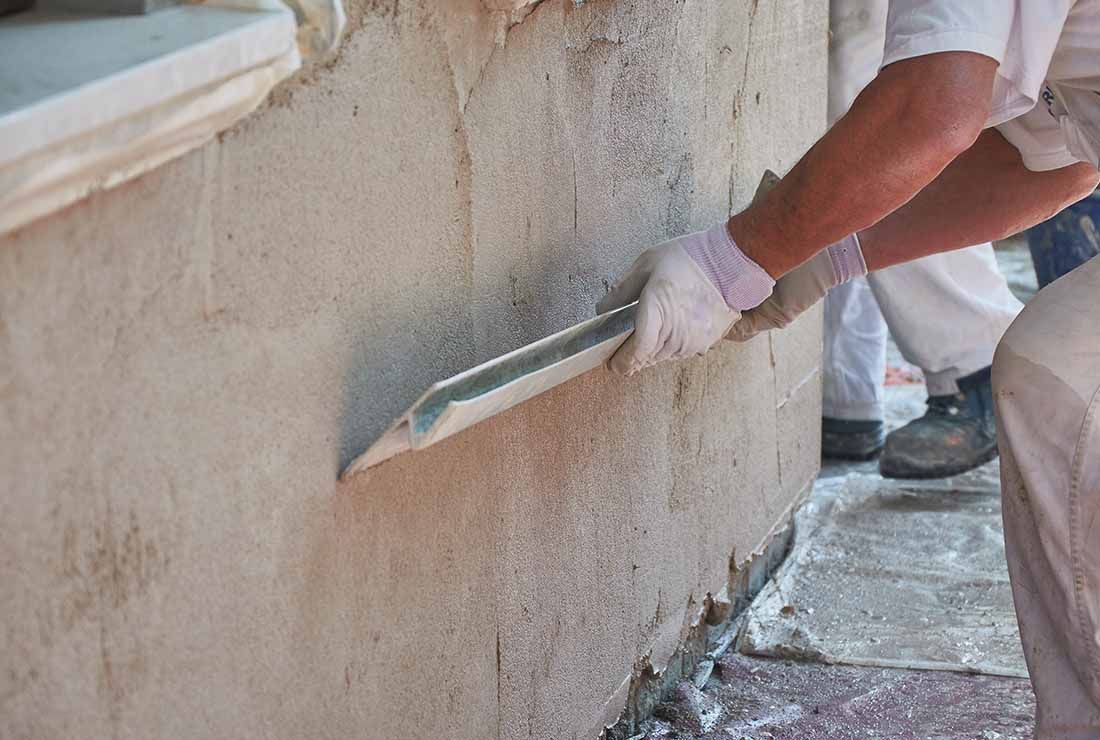 Fassadenputz wird aufgezogen